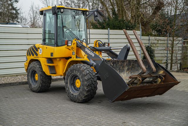 Volvo L30 Z SCHAUFEL*GABEL*