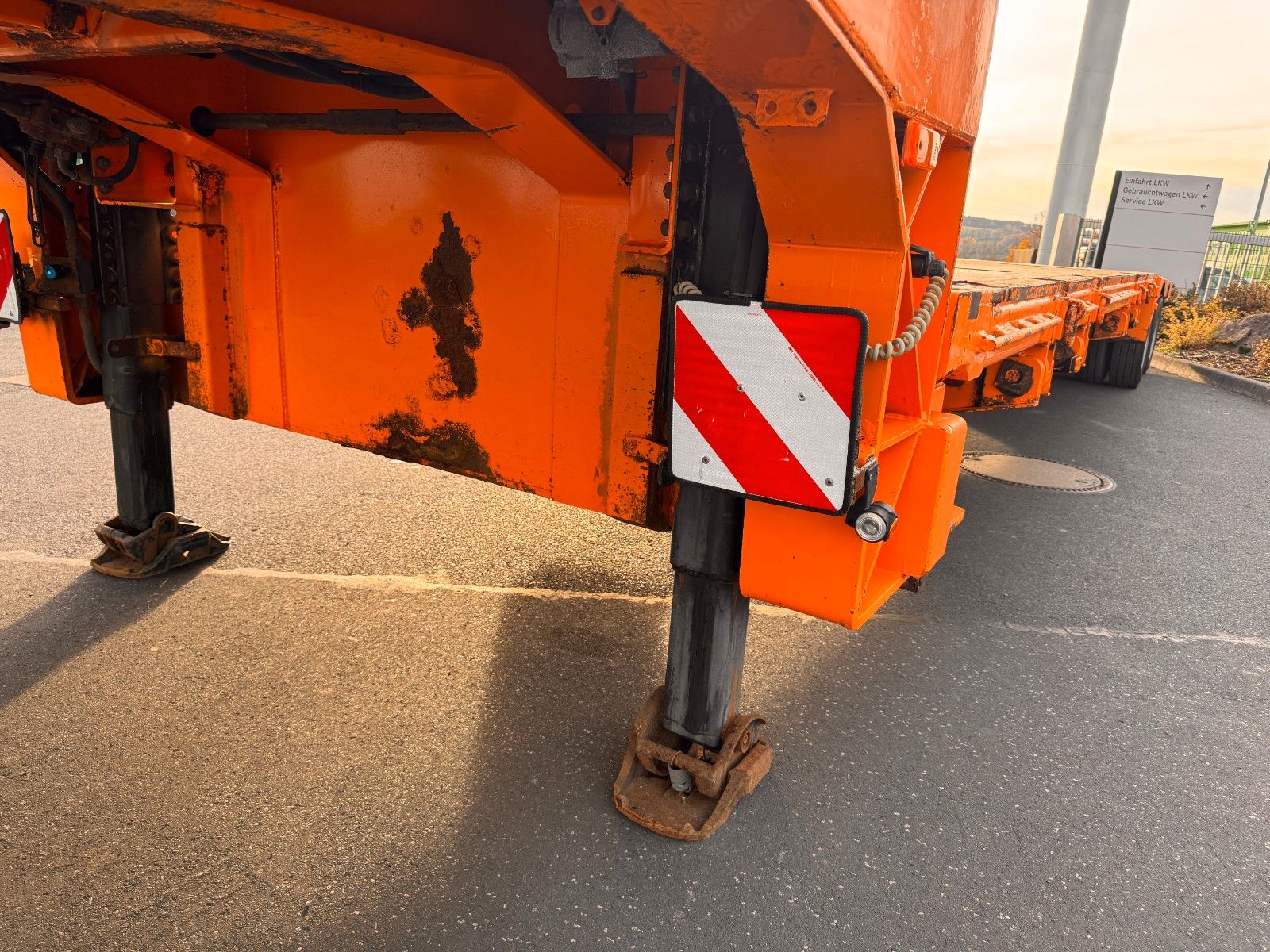 Fahrzeugabbildung Dinkel DSAFA 36000 Schräglader/Tieflader 2x Lenkachse