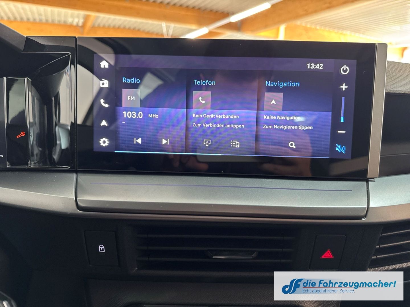 Fahrzeugabbildung Opel Frontera Electric Edition 83 kW Digitales Cockpi