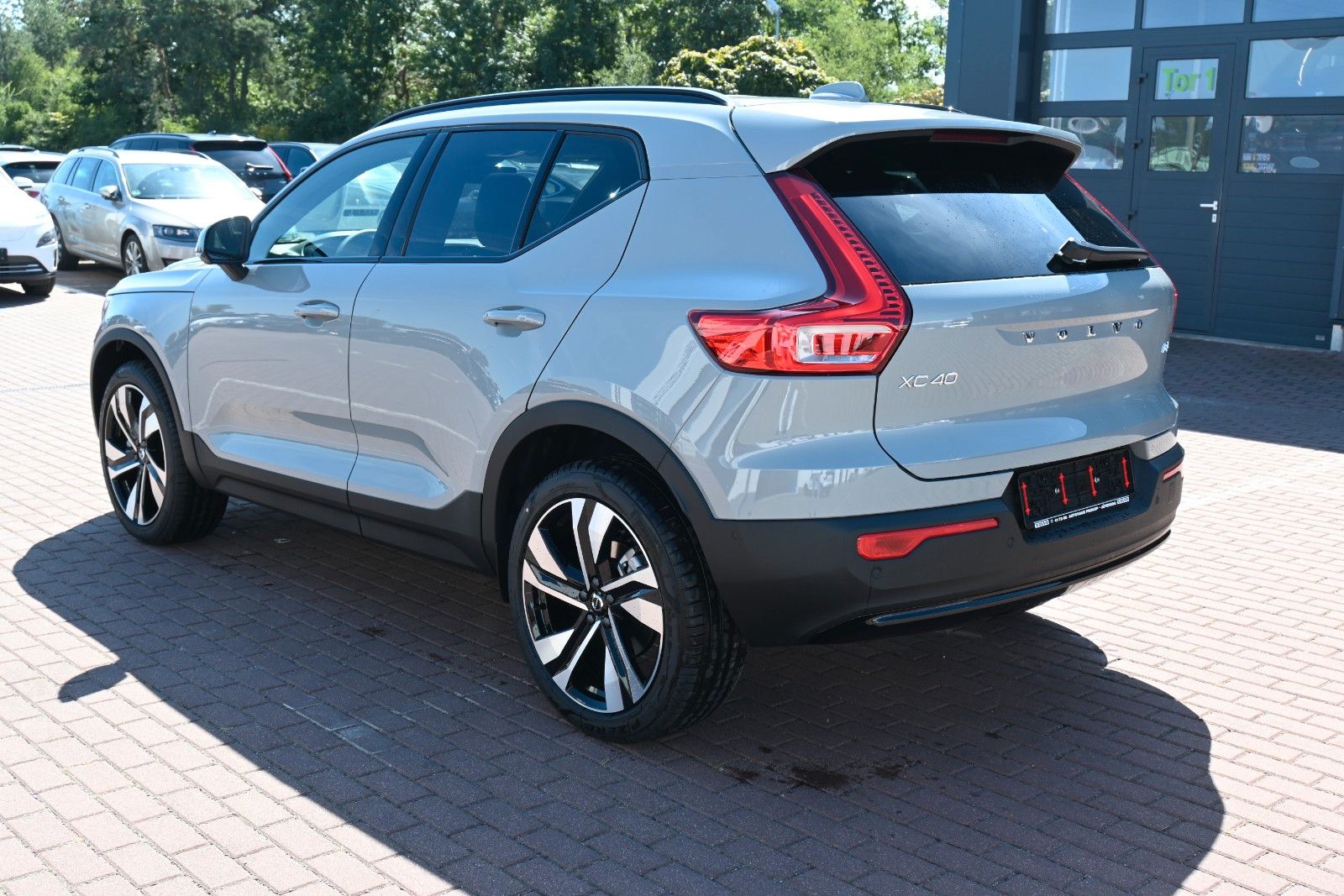 Fahrzeugabbildung Volvo XC40 B4 DKG Ultra Dark*PANO*FSHZG*360°*ACC*AHK