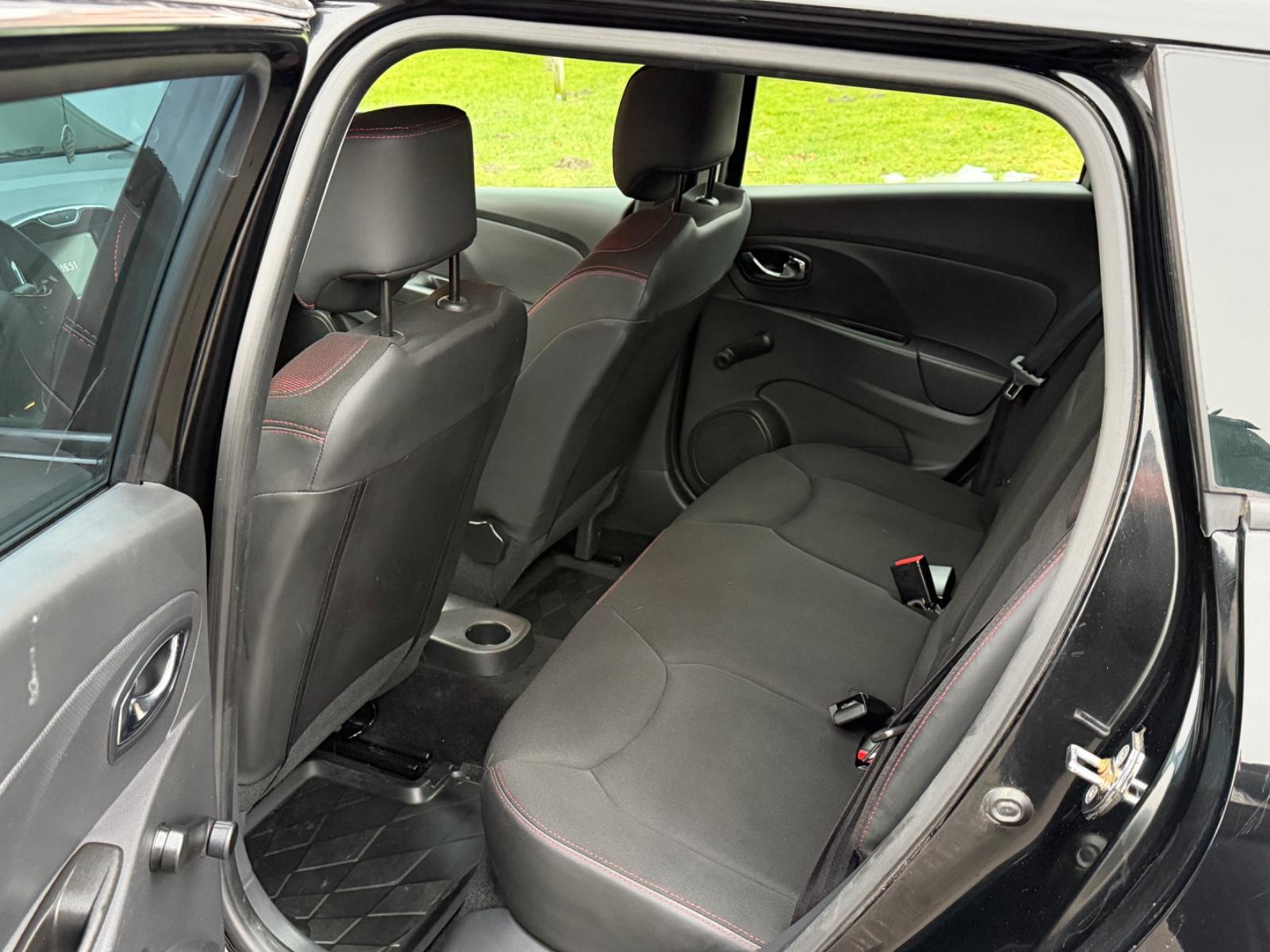 Renault Clio 2015 — photo 13