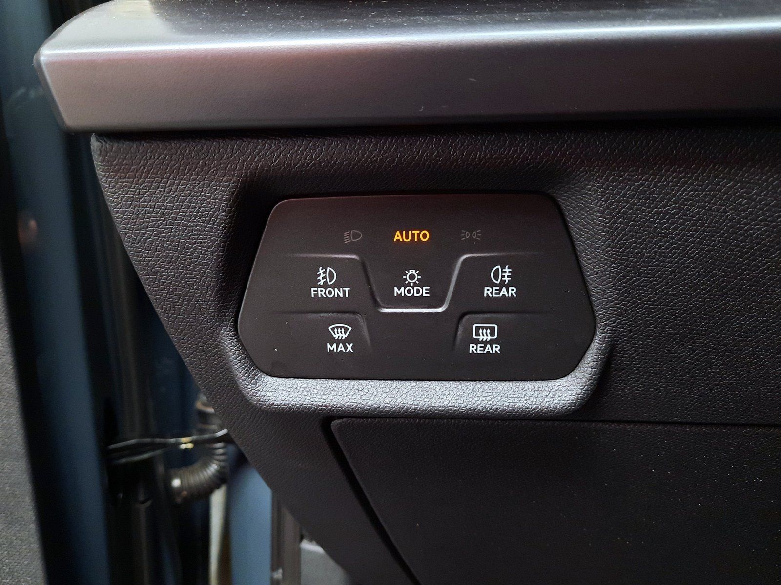 Fahrzeugabbildung CUPRA Formentor eTSI DSG Facelift *Cam*LED*PDC*ACC*App
