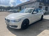 BMW 320i Touring Sport Bi-Xenon HiFi Leder Panorama - BMW 320 mit Benzin-Antrieb: Panorama-Dach