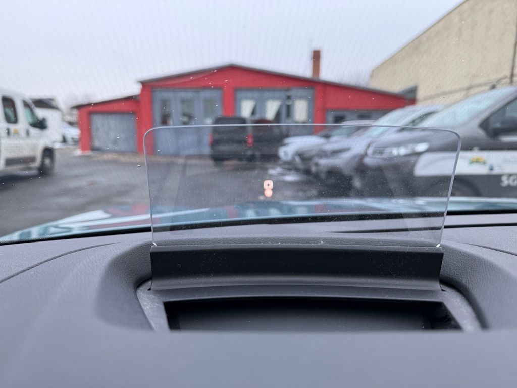 Fahrzeugabbildung Citroën e-C4 136 FEEL PACK+ Kältepaket