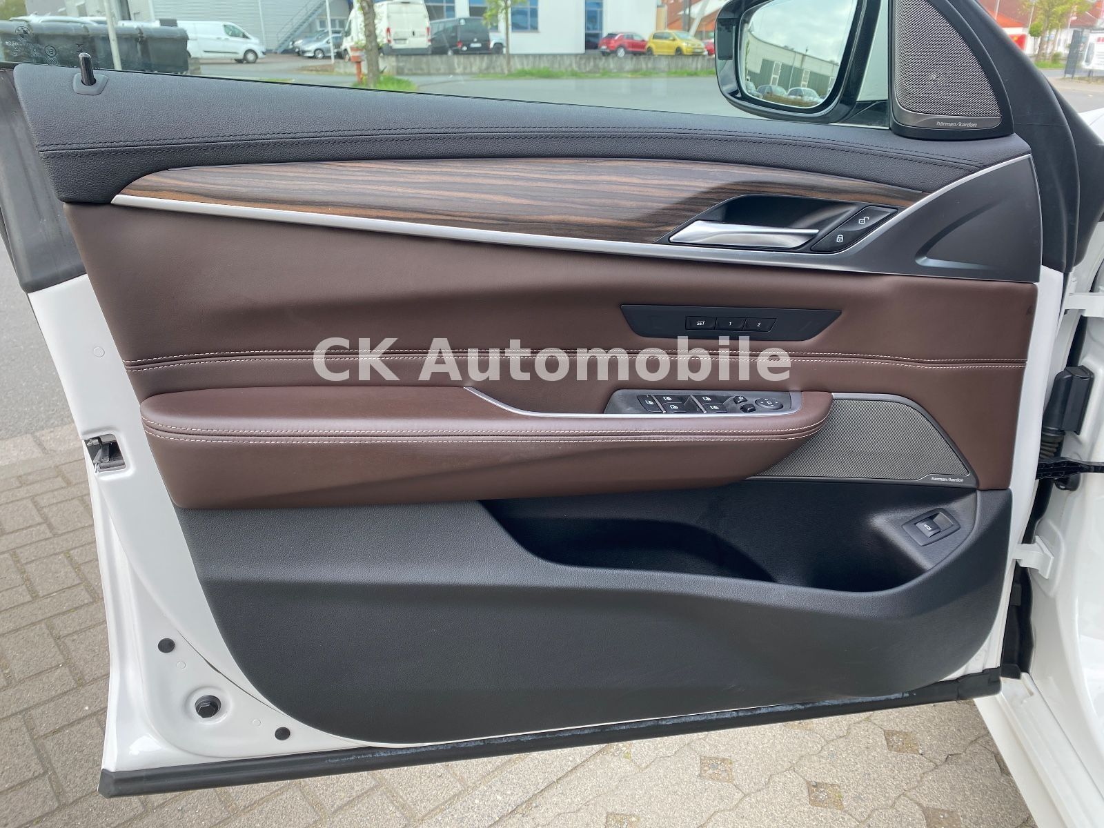 Fahrzeugabbildung BMW 640d GT xDrive Luxury Line/Navi/Head-Up/Pano/LED