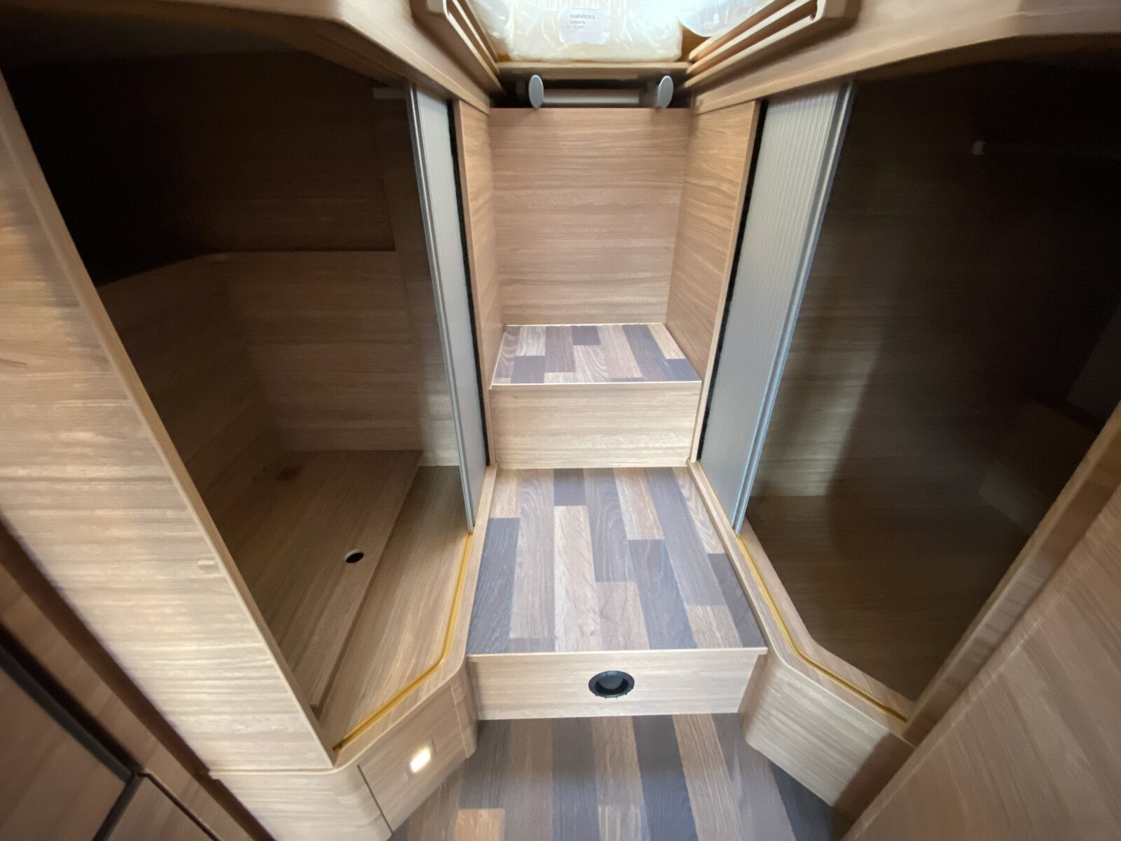 Fahrzeugabbildung Weinsberg CaraCore 650 MEG Aguti, 180 PS, Automatic, 4,4t