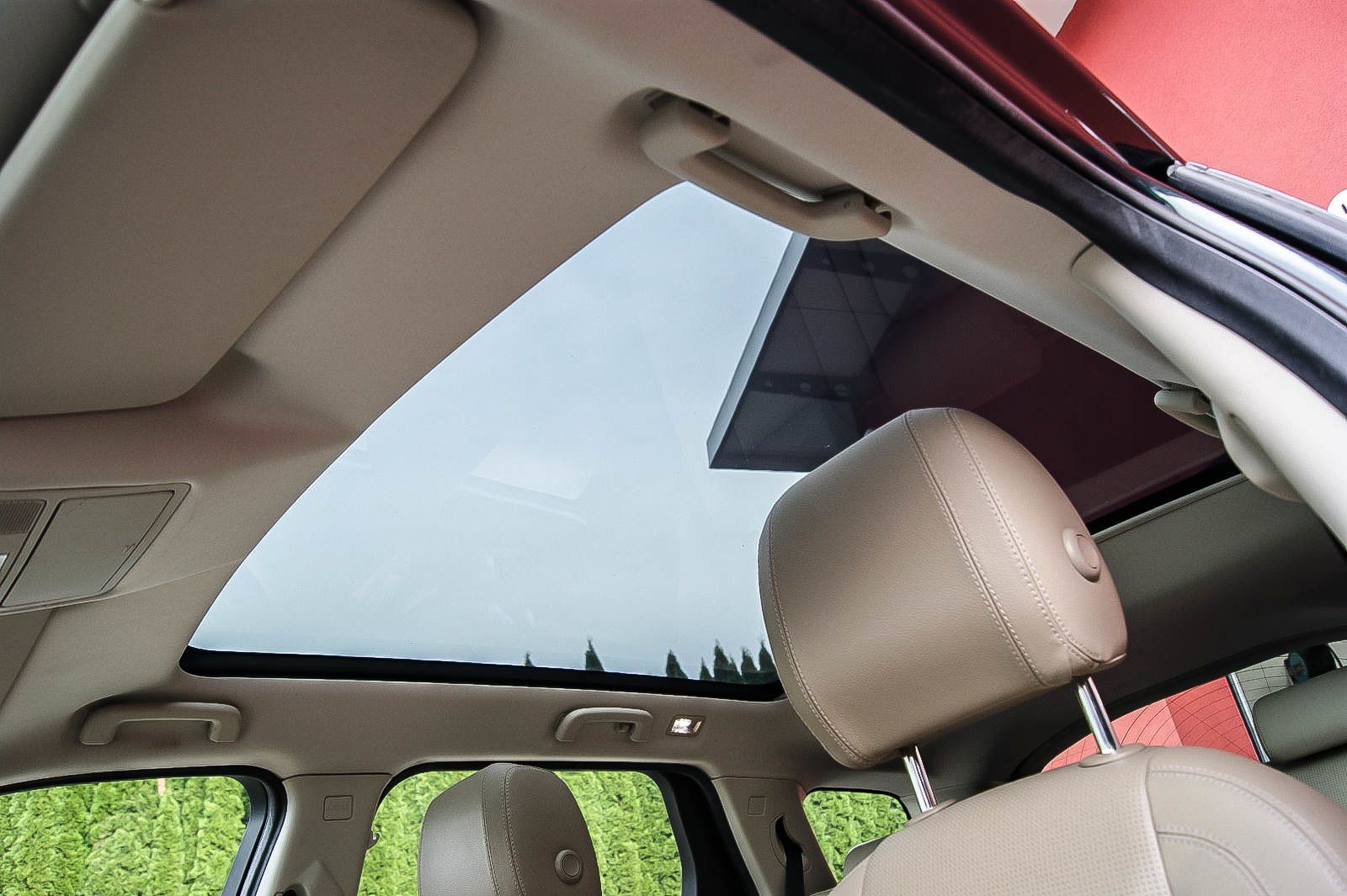 Fahrzeugabbildung Land Rover Discovery Sport 2.0 HSE AUTO LEDER PANORAMA 1.HD