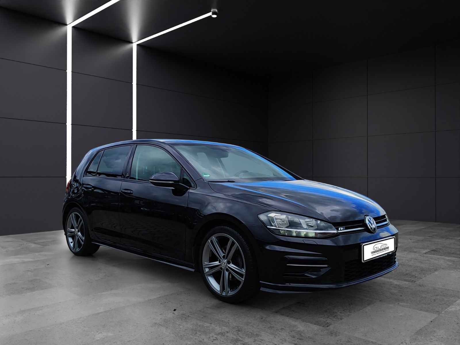 Fahrzeugabbildung Volkswagen Golf VII Lim. Sound *R-Line*BMT*SitzHZ*Sport*LED