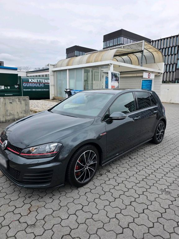 Image of Volkswagen Golf