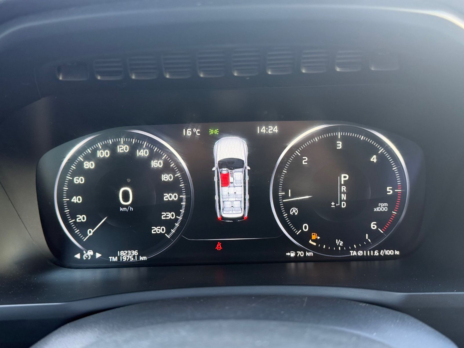 Fahrzeugabbildung Volvo XC90 D5 R Design AWD*LUFT*PANO*STHZ*7Si*MIETKAUF