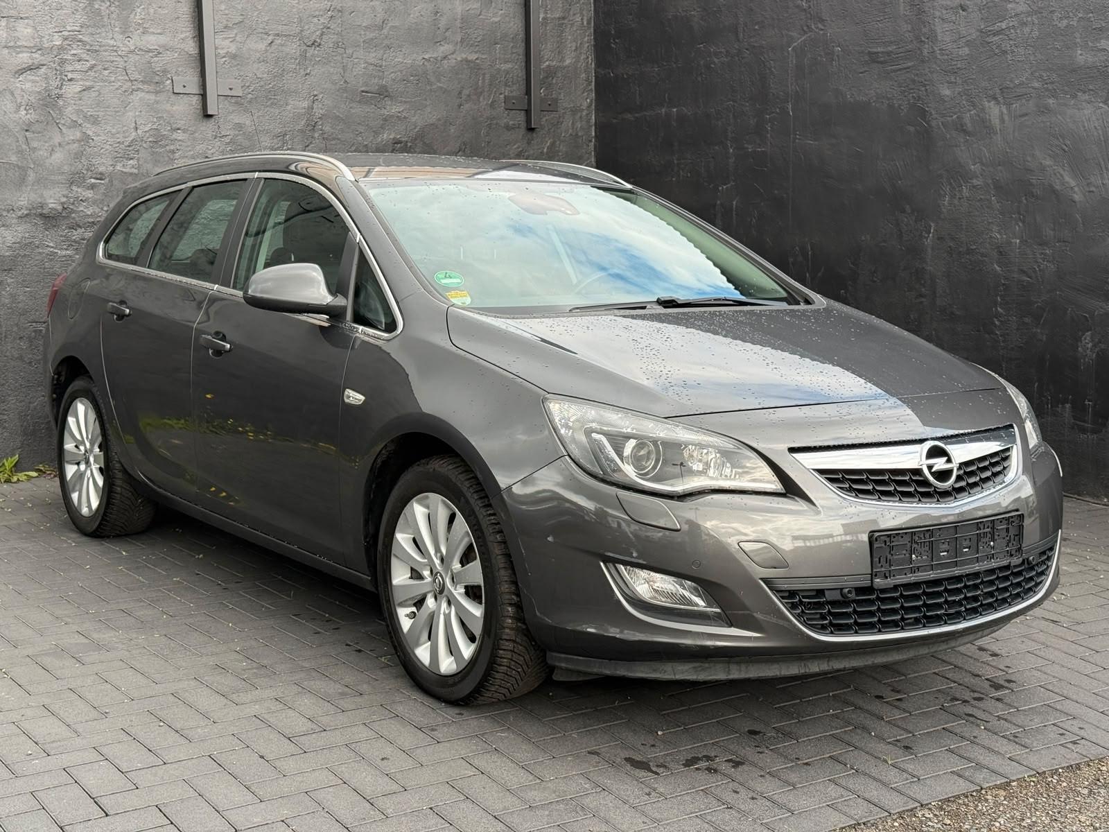 Opel Astra J Sports Tourer Innovation*AUTOMATIK*TÜV*