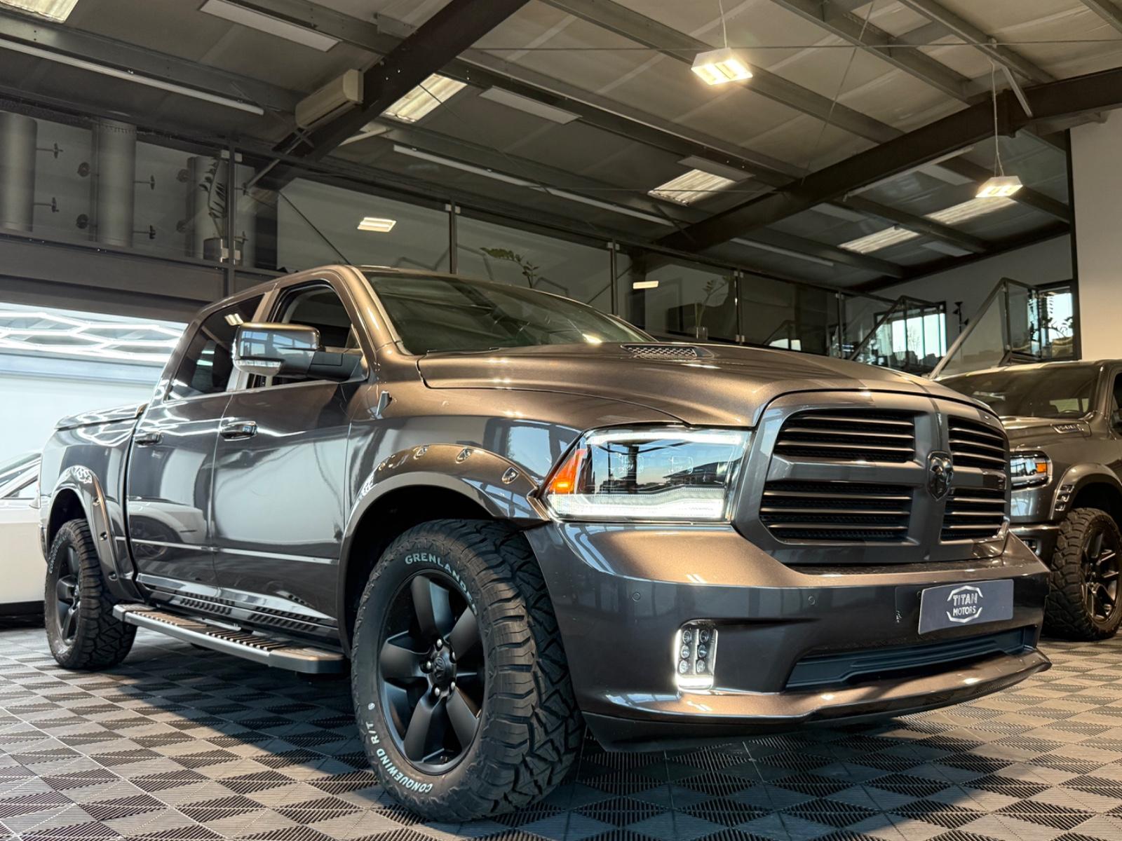 Dodge RAM 1500 5.7 Sport 4x4/CREW/OFFROAD/LED/HARDTOP