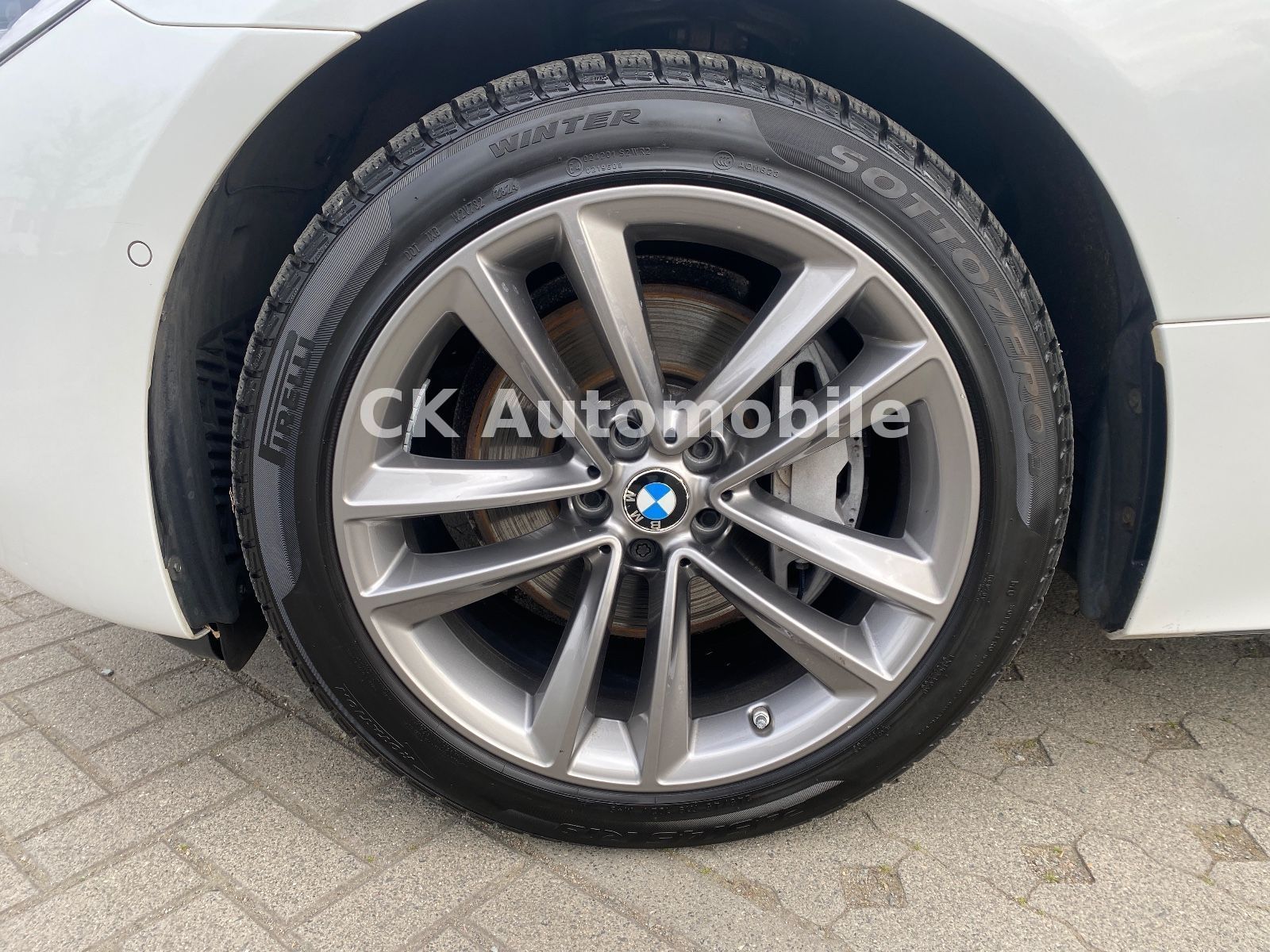 Fahrzeugabbildung BMW 640d GT xDrive Luxury Line/Navi/Head-Up/Pano/LED
