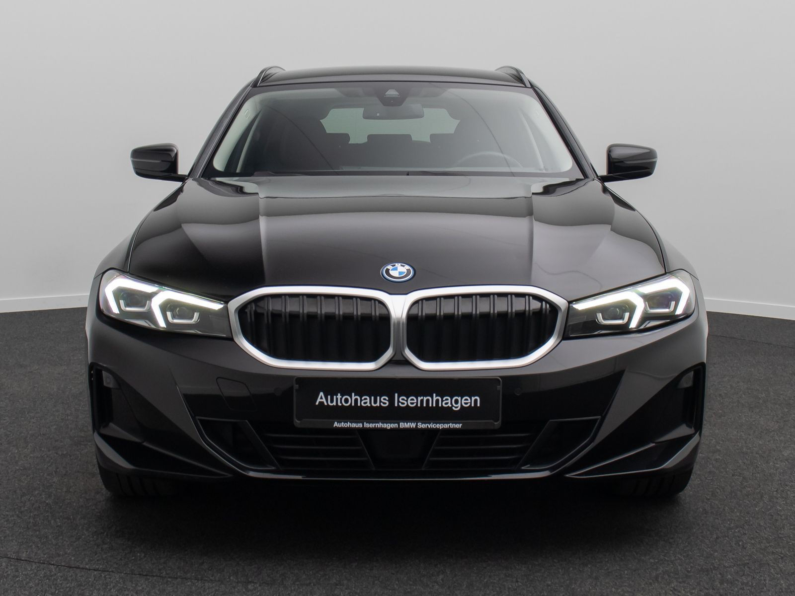 Fahrzeugabbildung BMW 330e Kamera DAB Stop&Go AHK Sport Fernlichtassis