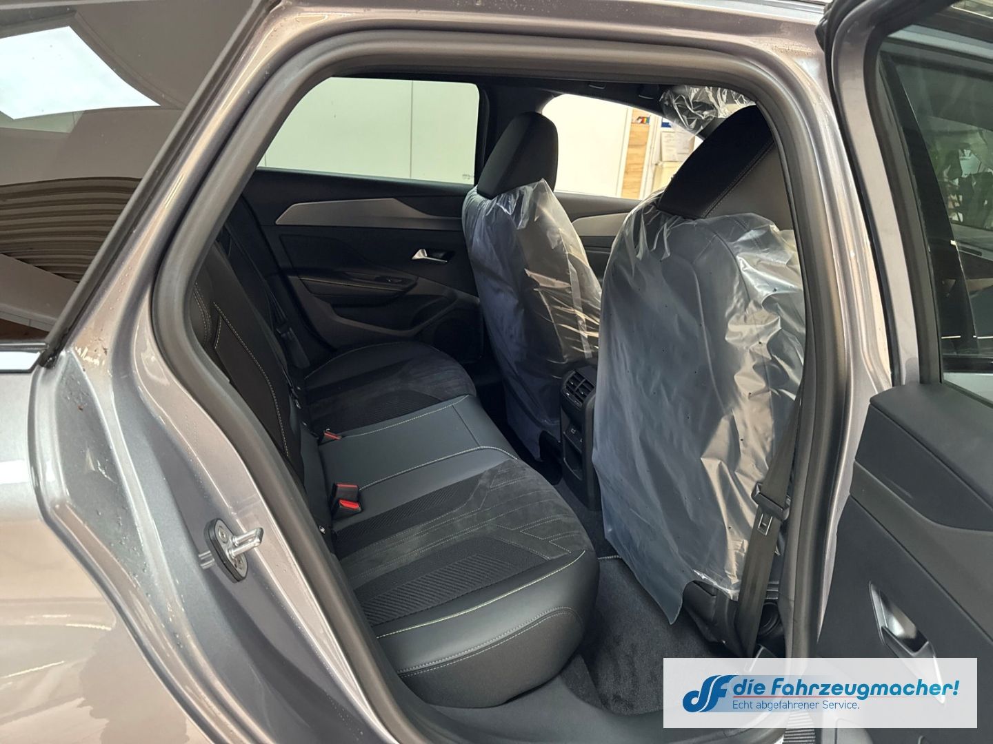 Fahrzeugabbildung Peugeot 308 SW GT Navi Digitales Cockpit Memory Sitze 36