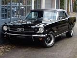 Ford Mustang Cabrio V8 triple black - Ford Mustang aus 1965: Cabrio