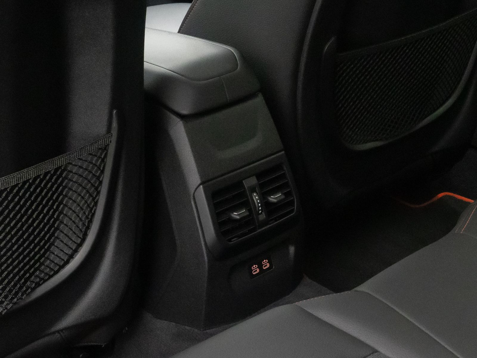 Fahrzeugabbildung BMW 118d SportLine Kamera HUD DAB H/K Stop&Go Komfor