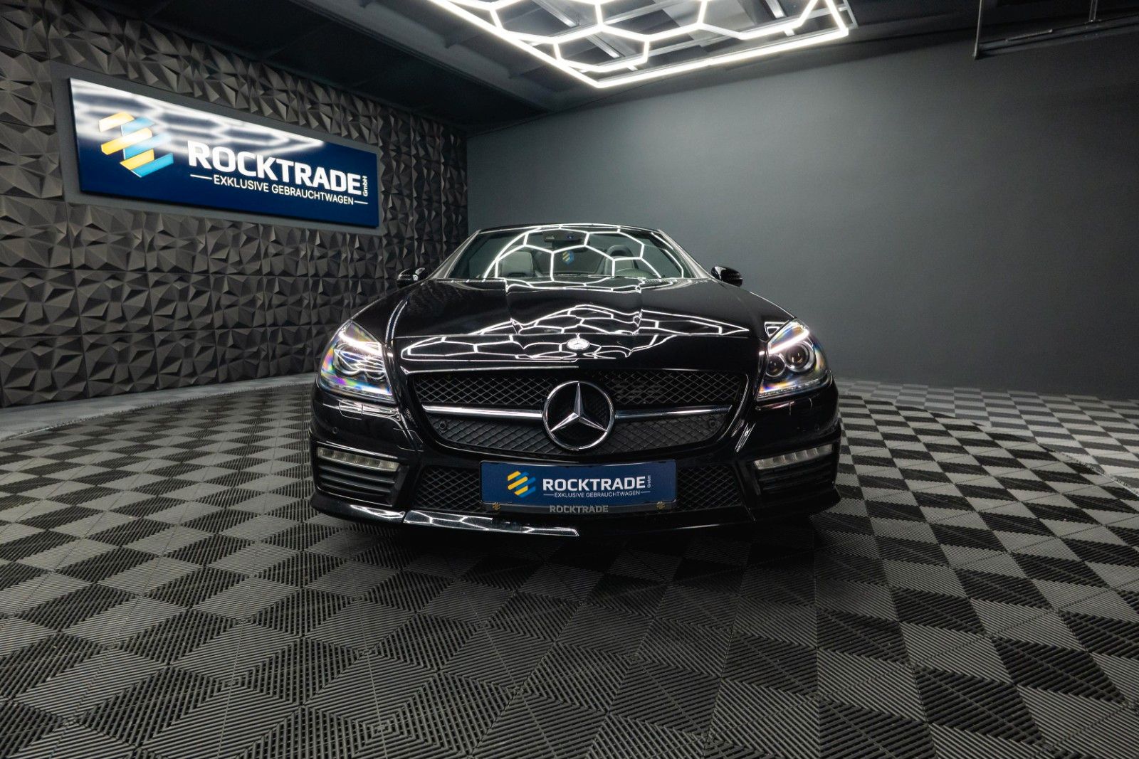 Fahrzeugabbildung Mercedes-Benz SLK 55 V8 AMG Roadster Carbon | Service NEU