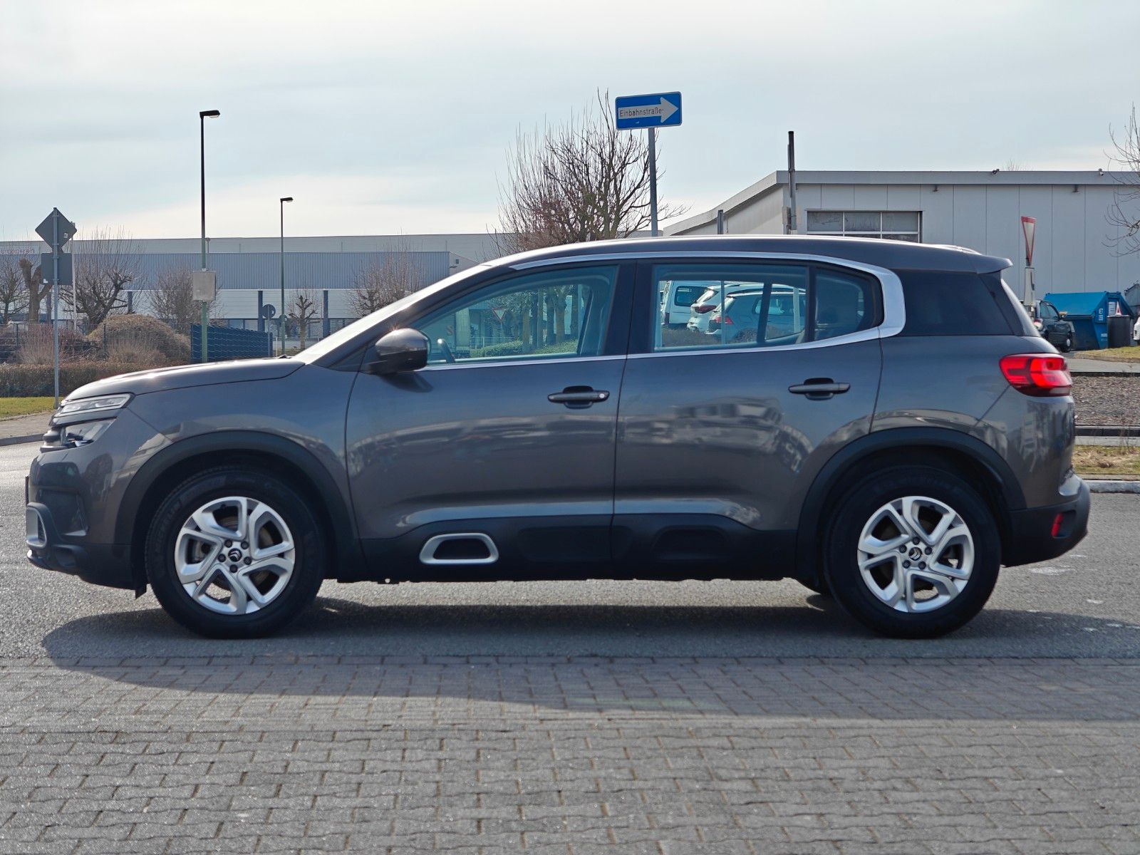 Fahrzeugabbildung Citroën C5 Aircross Live - Scheckheft, Zahnriemen Neu! -