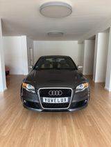 Audi RS4 Limousine RS 4 4.2 quattro - - Audi RS4 mit Benzin-Antrieb: Navigationssystem, Limousine