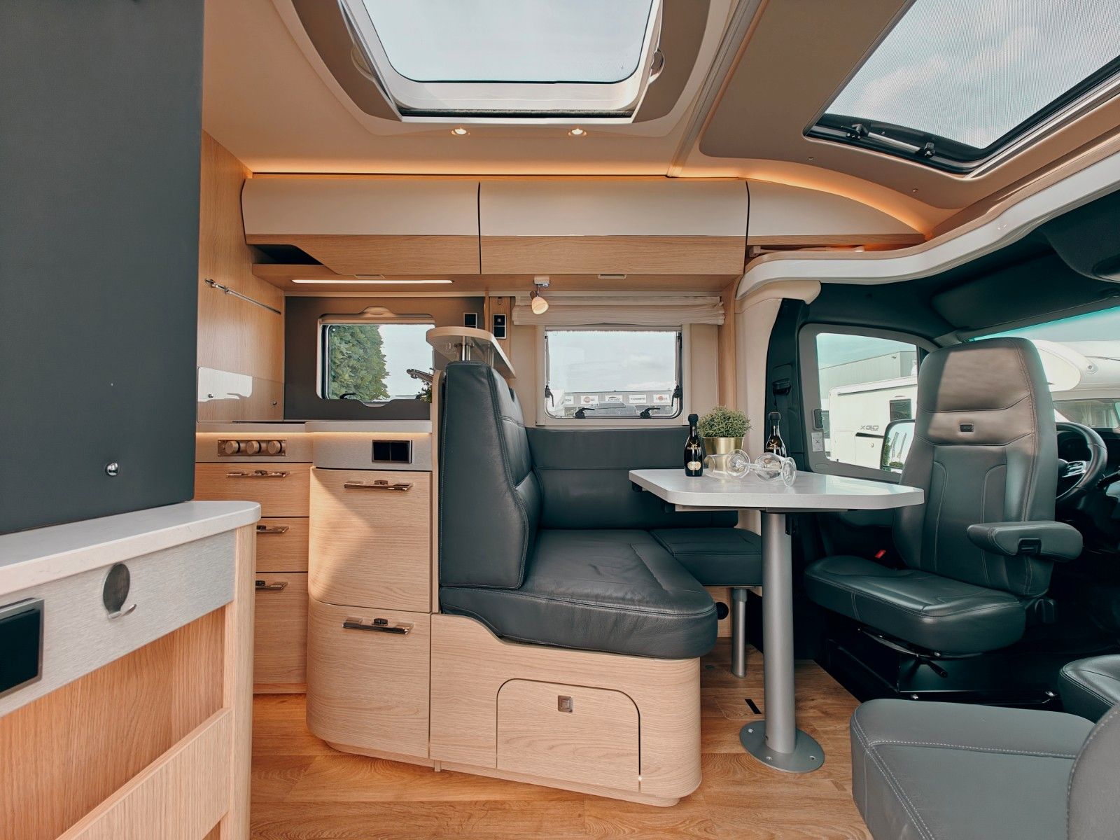 Fahrzeugabbildung HYMER / ERIBA / HYMERCAR B - KLASSE MC T 680 - INDIVIDUAL AUS ERSTBESITZ