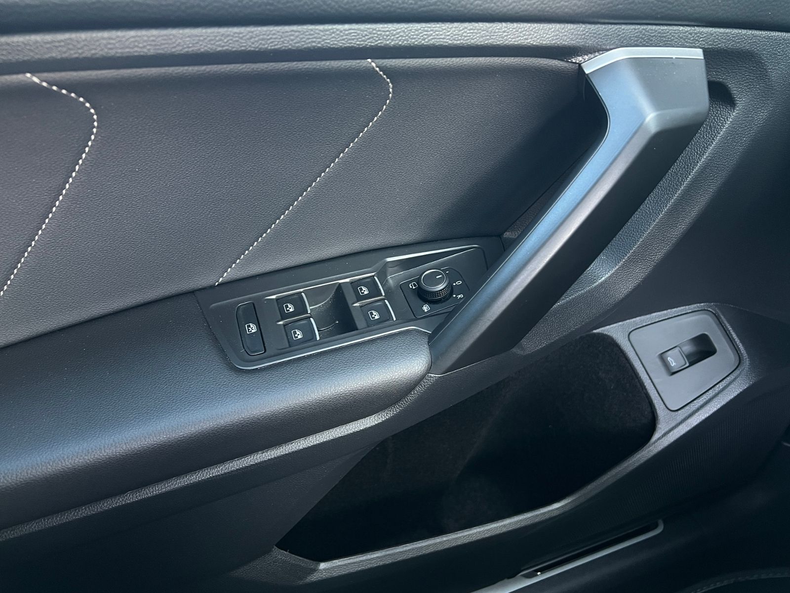 Fahrzeugabbildung Volkswagen Tiguan Allspace R-Line 2.0 TDI DSG 4MOTION *AHK,