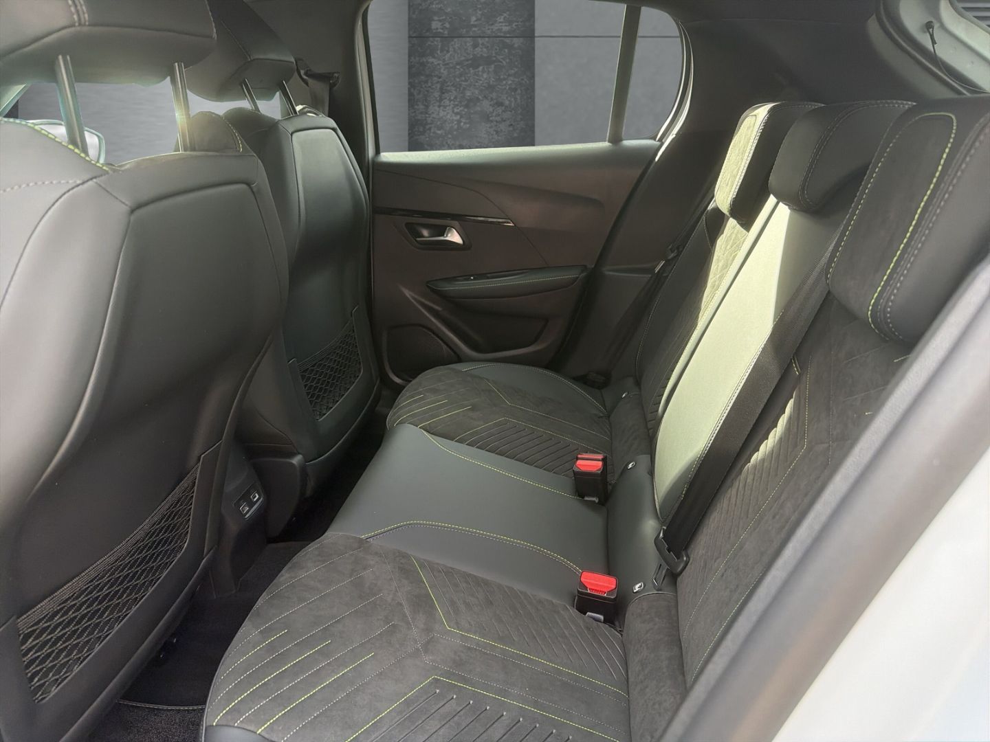 Peugeot e-208 - Bild 9