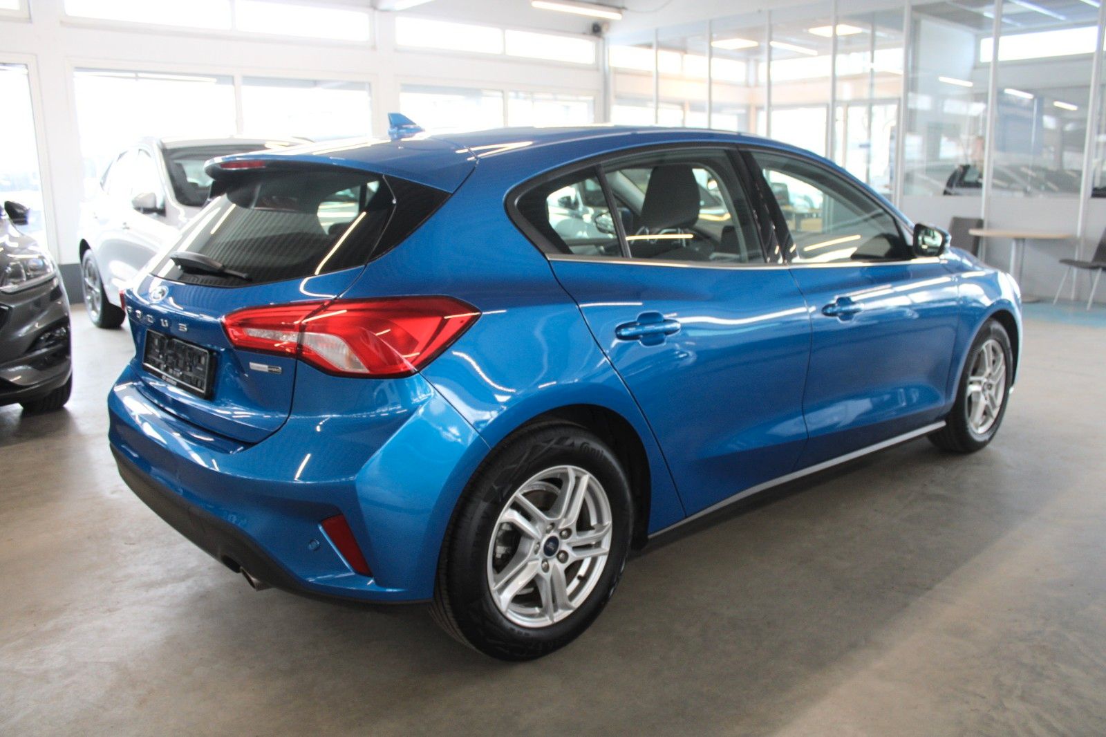 Fahrzeugabbildung Ford Focus Cool & Connect LED NAVI CAM PDC WinterPak.