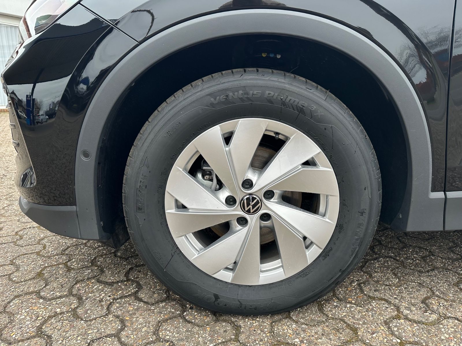 Fahrzeugabbildung Volkswagen Tiguan 1.5 eTSI Life DSG ACC/LED/Einparkh/Shzg