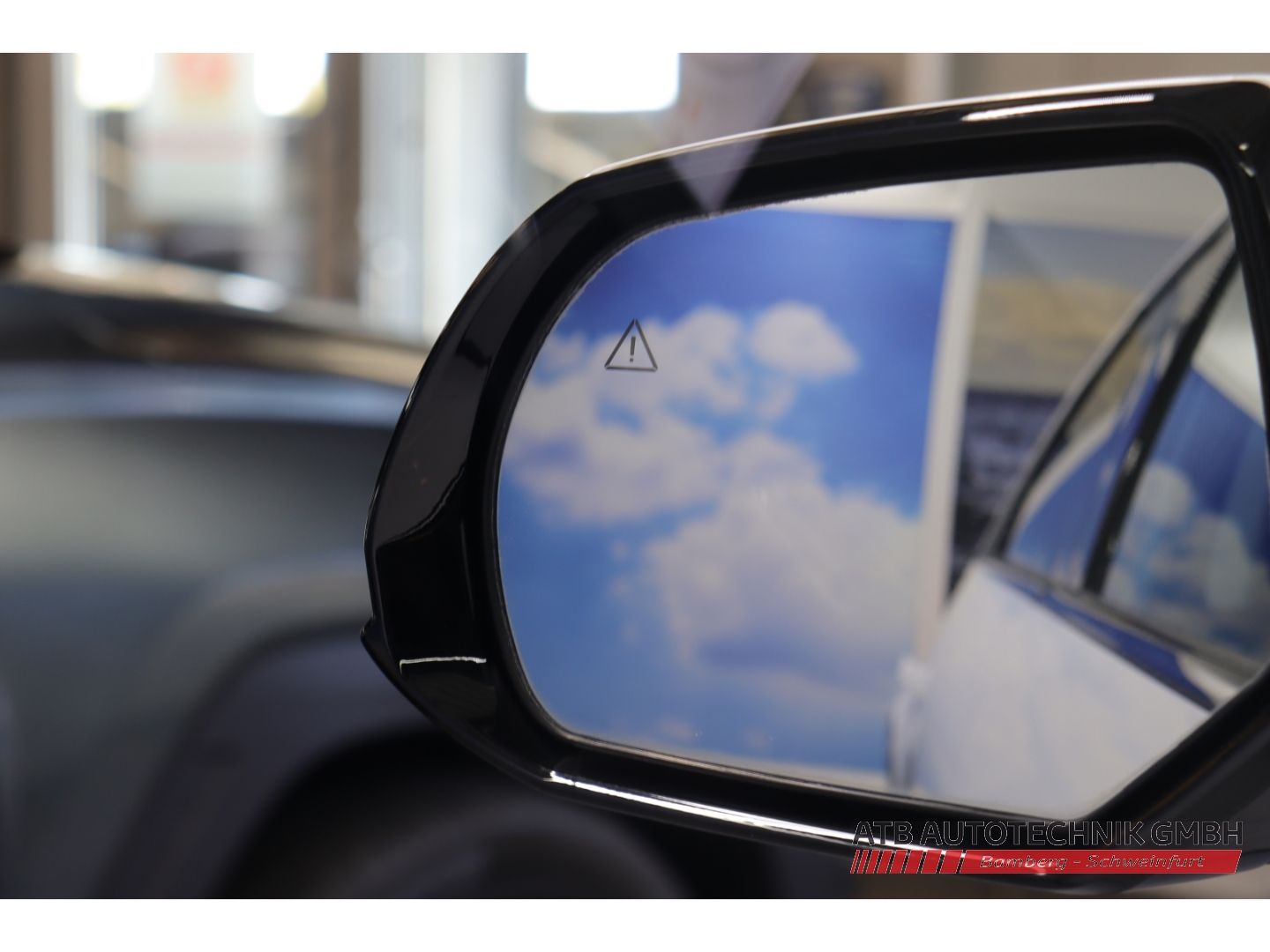 Fahrzeugabbildung Hyundai IONIQ 5 UNIQ 72,6 kWh 4WD 91,9% SOH HUD Navi Sou