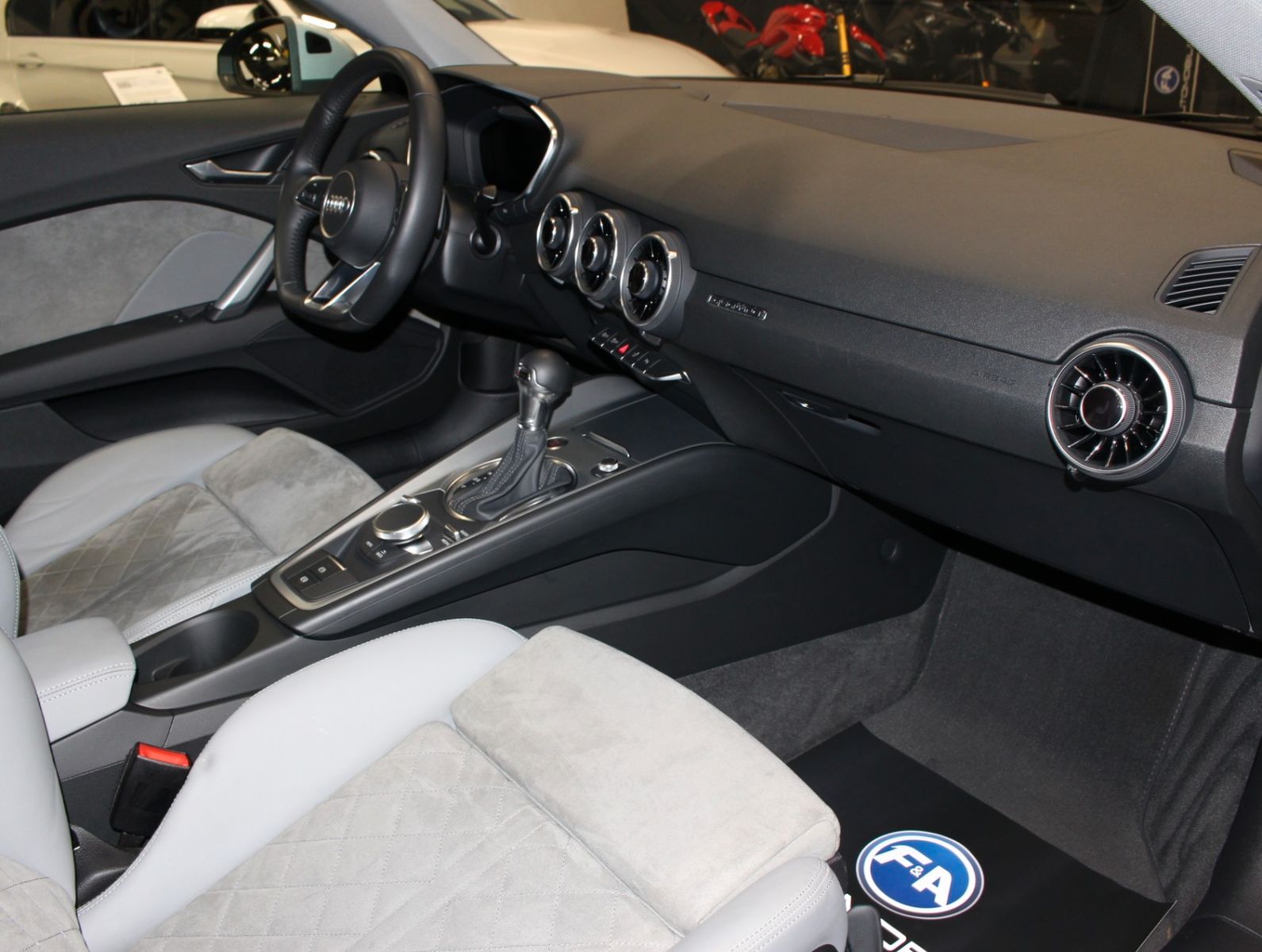 Fahrzeugabbildung Audi TT Coupé 2.0 TFSI Quattro S tronic+1.Hand+Kamera