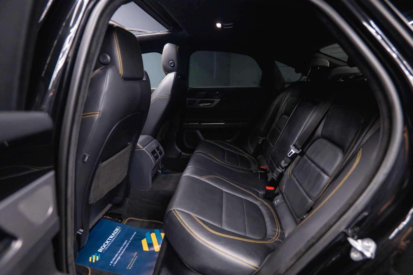 Fahrzeugabbildung Jaguar XF 300 Sport Black Edition | Pano | LED | 20Zoll