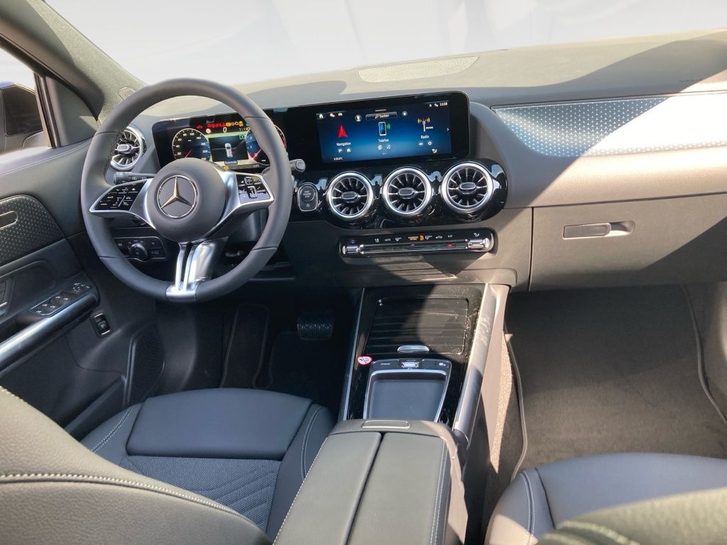 Mercedes-Benz GLA 180 Progressive Line DISTRONIC KEYLESS 360°K foto 8
