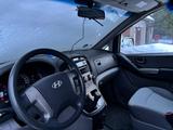 Hyundai H-1 Starex - schwarze Hyundai H-1 Starex