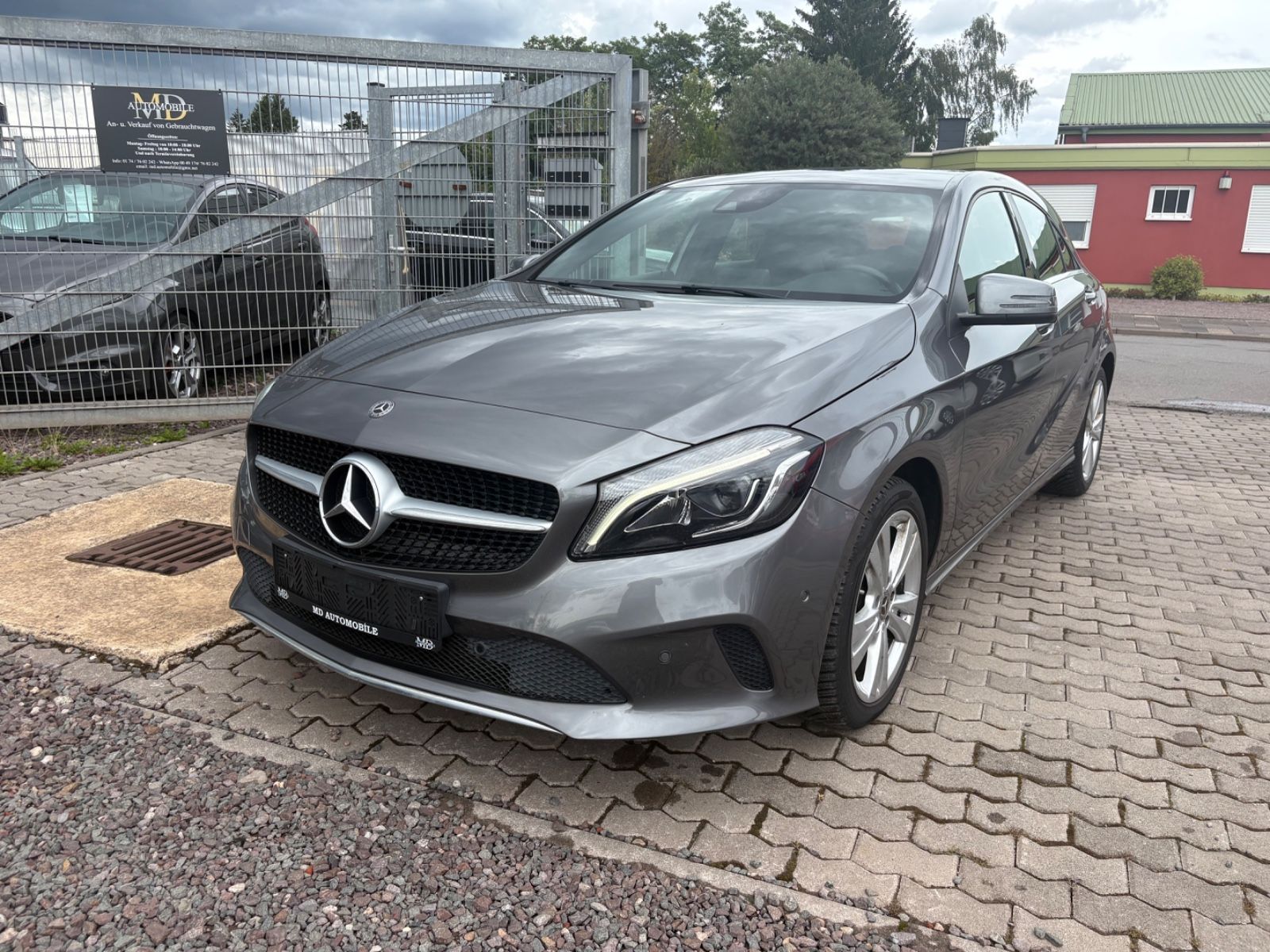 MERCEDES-BENZ A 200