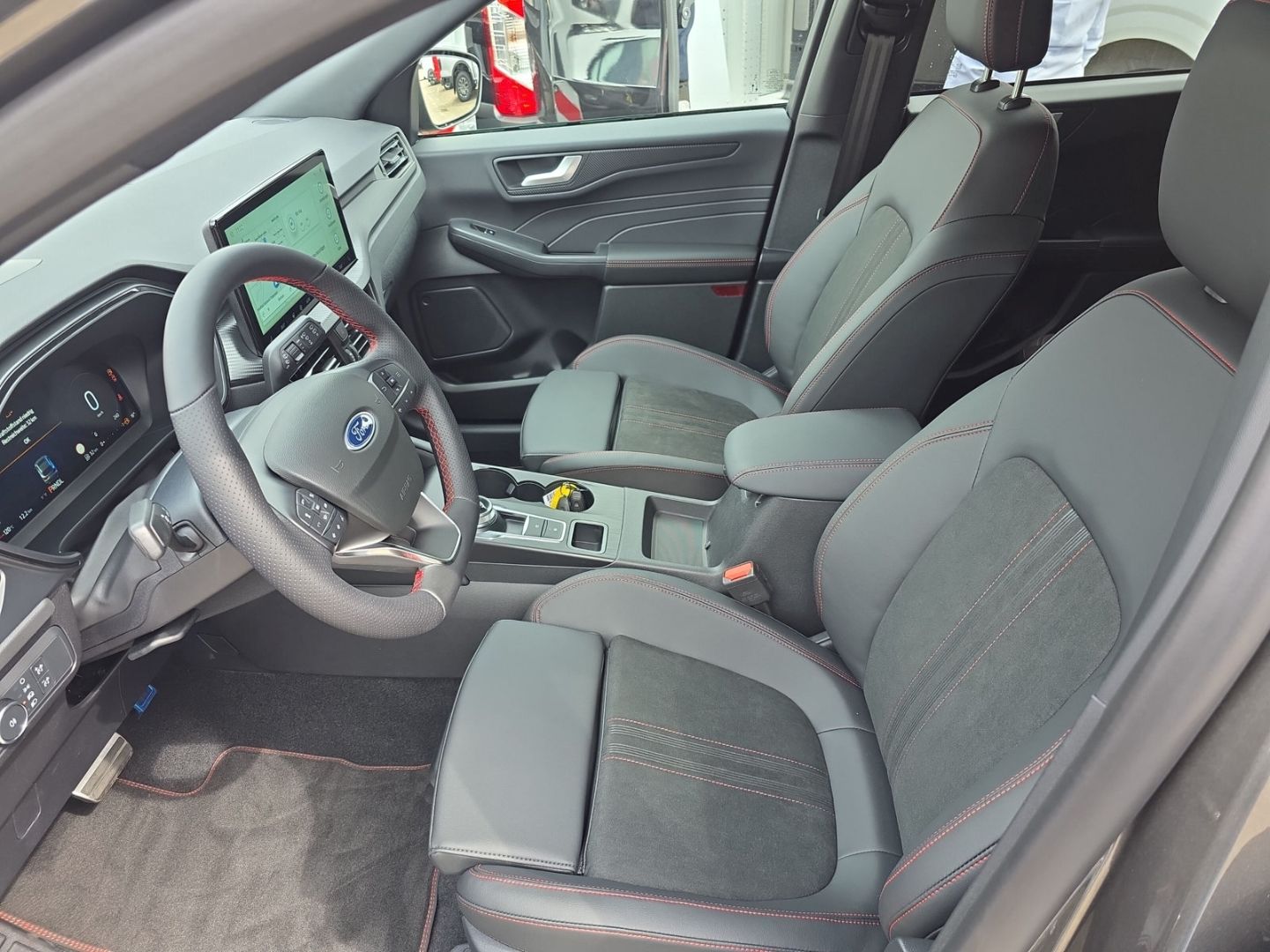 Fahrzeugabbildung Ford Kuga Hybrid Allrad ST-Line X 2100 Kg Anhängelast