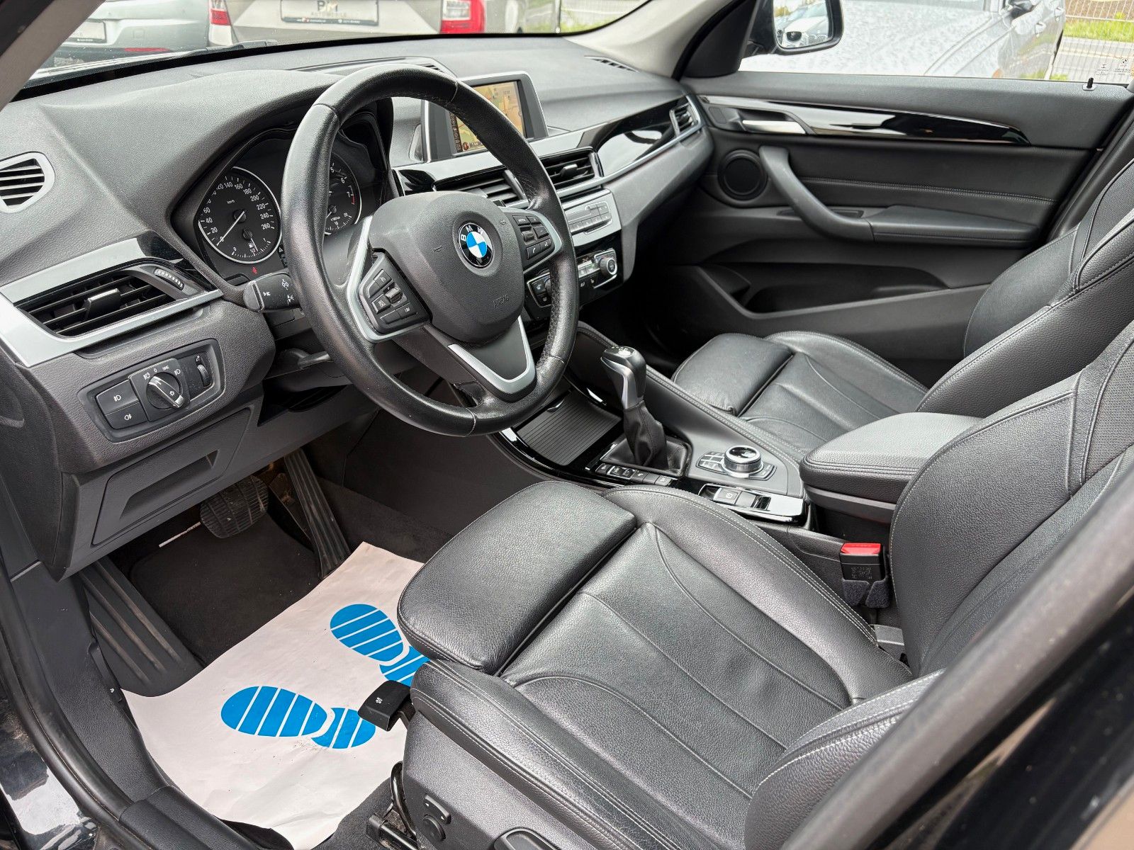 Fahrzeugabbildung BMW X1 xDrive20i Aut. SPORT LINE Navi Leder LED Pano