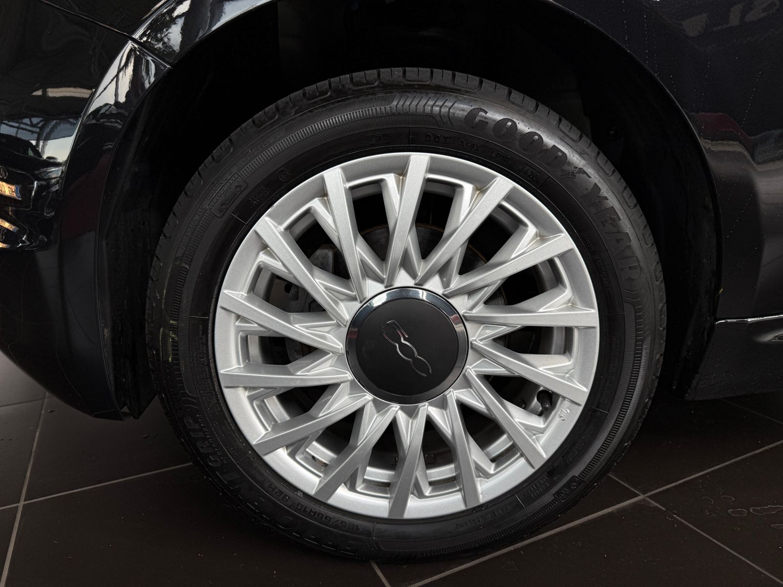 Fahrzeugabbildung Fiat 500C Lounge NAVI PDC ALU