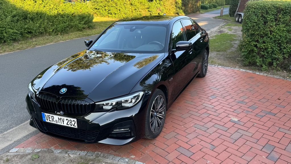 Image of BMW 330