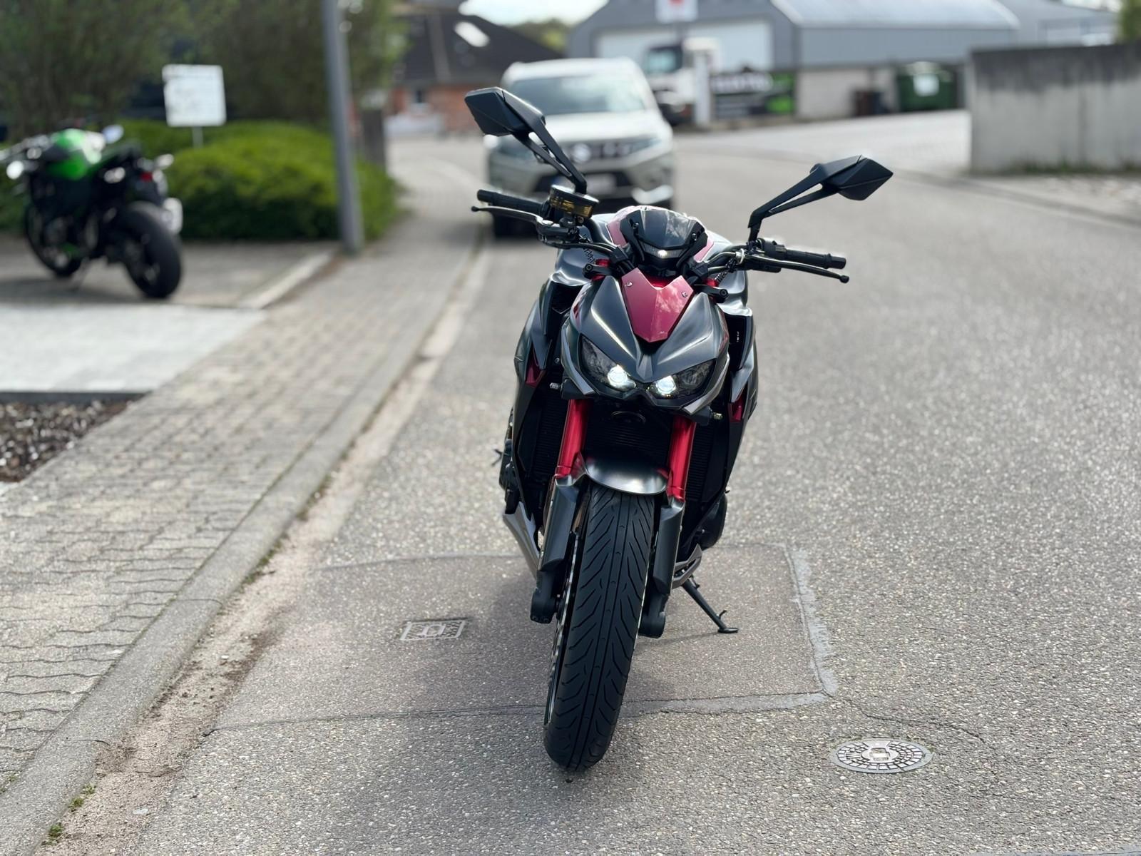 Kawasaki Z1000 ABS *Perfektzustand / Dt.Fzg. / Akrapovic*