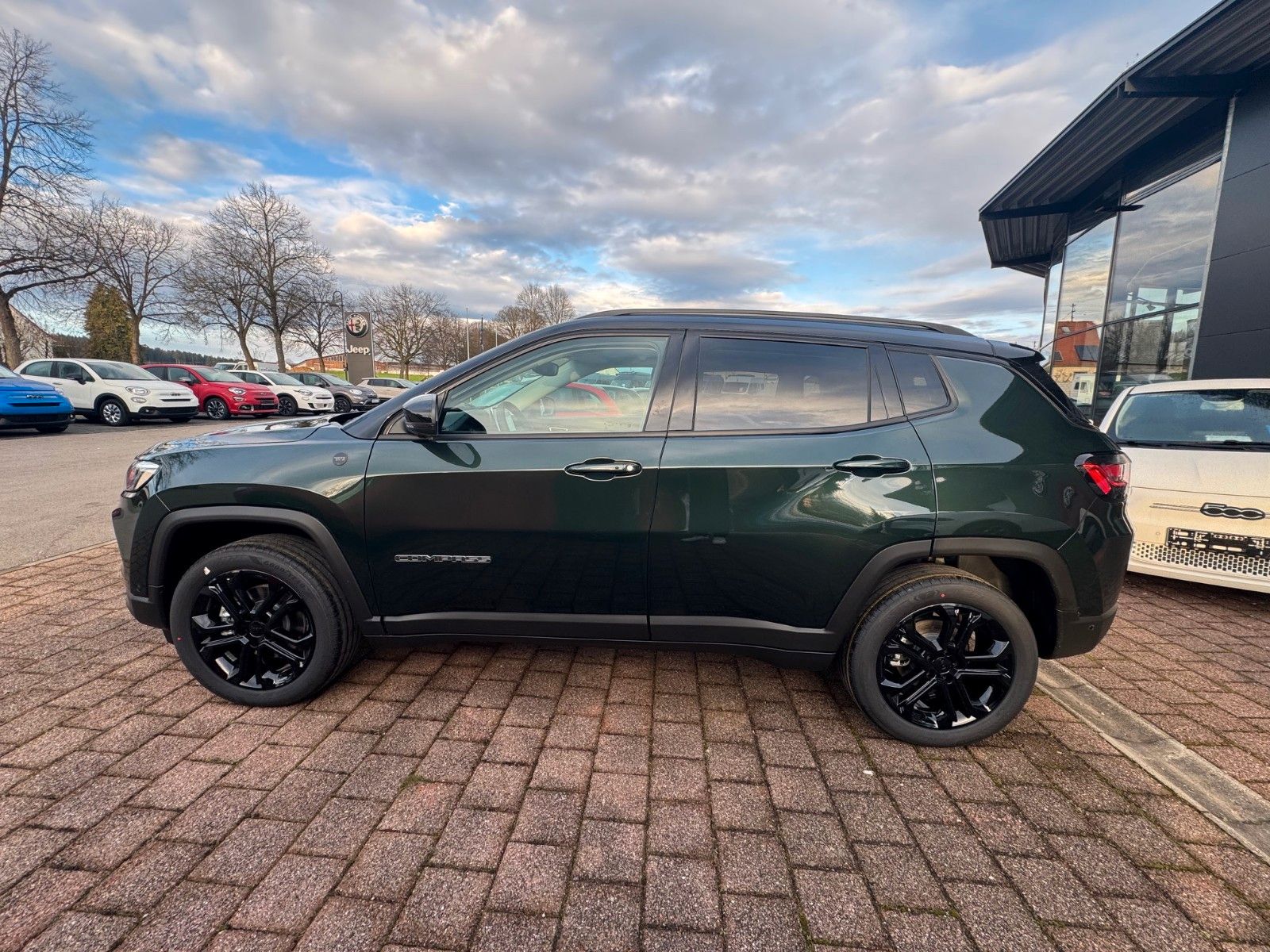 Fahrzeugabbildung Jeep Compass North Star GLASDACH 360° SITZHZG KAMERA