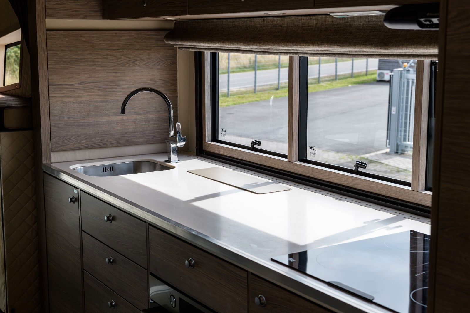 Fahrzeugabbildung Andere Volvo FL 290 Wohnmobil STX Aufbau 2 x Pop Out