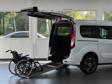 Ford Grand Tourneo - 6