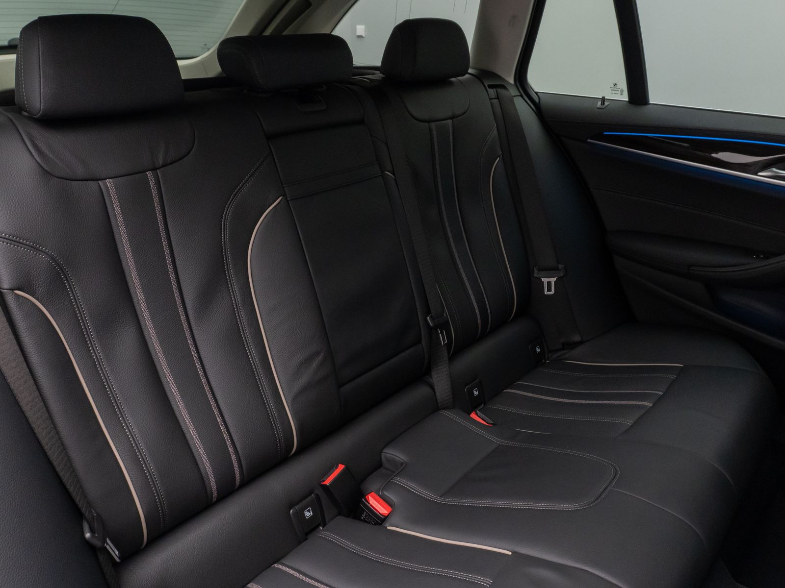 Fahrzeugabbildung BMW 530e Luxury Line Kamera DAB WLAN Alarm Sport AHK