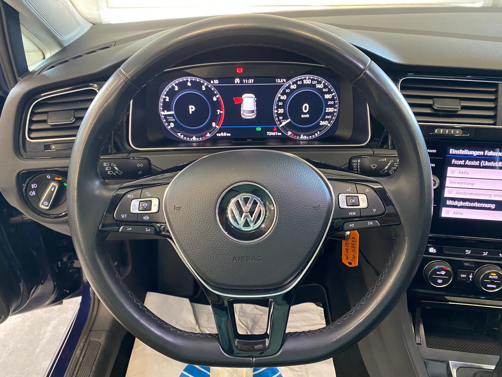 Fahrzeugabbildung Volkswagen Golf VII Lim. Highline DSG ACC Navi Pano Kam LED