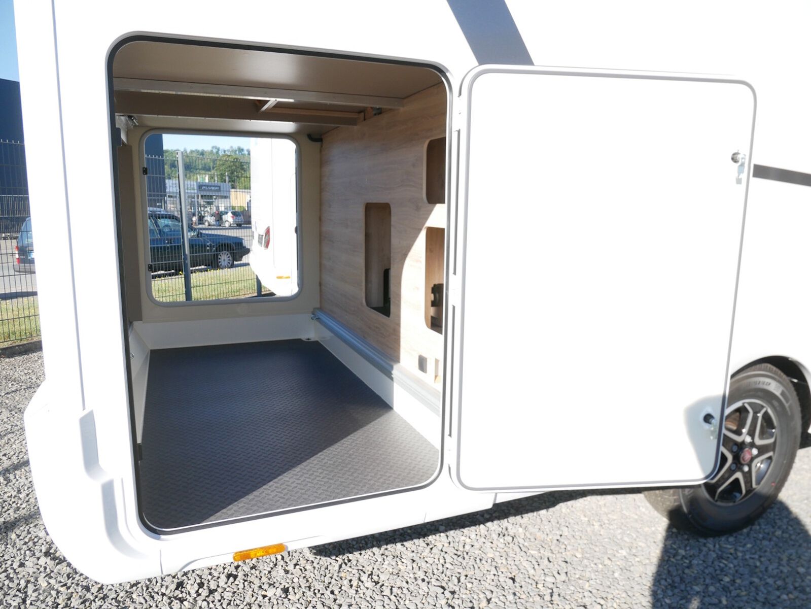 Fahrzeugabbildung Eura Mobil Integra Line IL 720 EF SAT, SOLAR, LUFTFEDERUNG