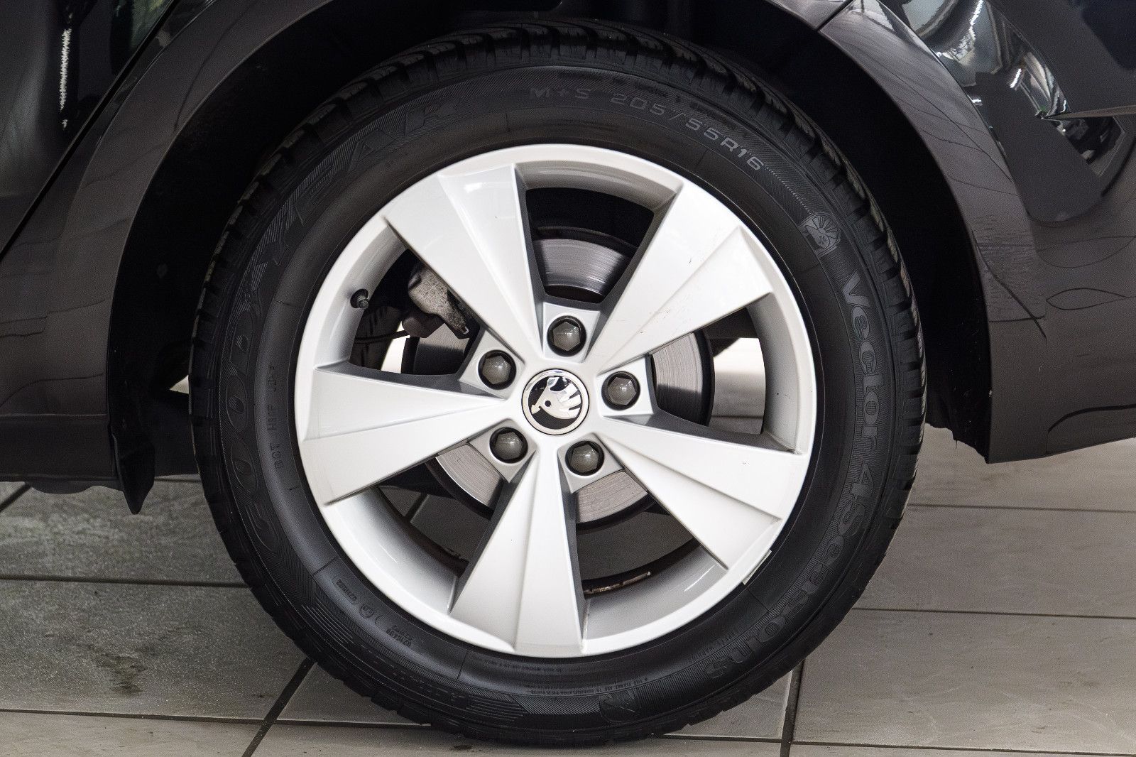 Fahrzeugabbildung SKODA Octavia Combi Tour 1.0 +NAVI+LED+el.Heckkl.+MFL