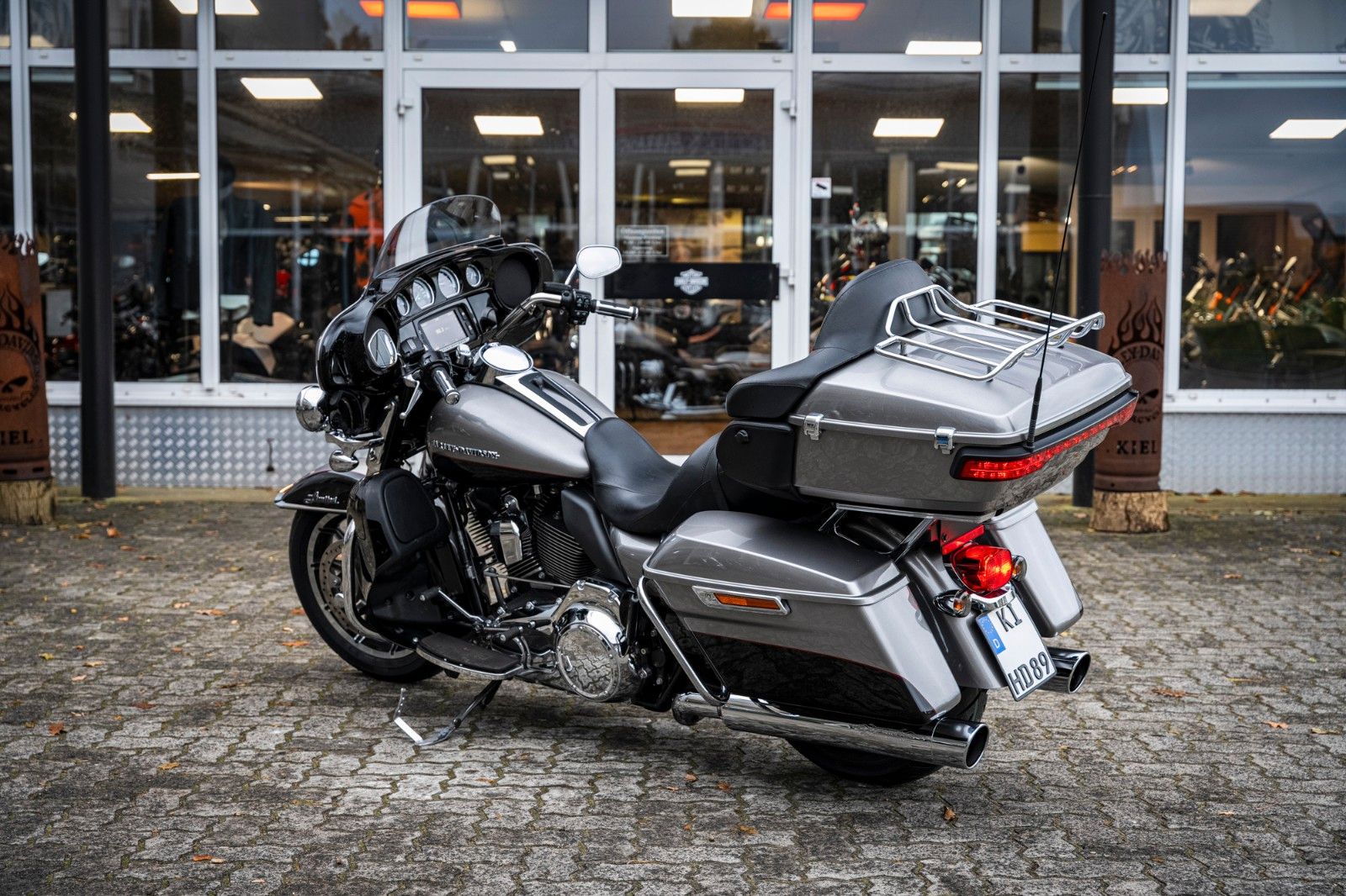 Fahrzeugabbildung Harley-Davidson ULTRA LIMITED FLHTK TOURING 103 - REMUS -