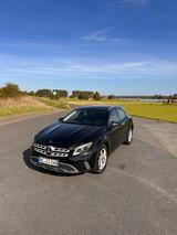 Mercedes-Benz GLA 180 - - Mercedes-Benz GLA 180 in Düsseldorf