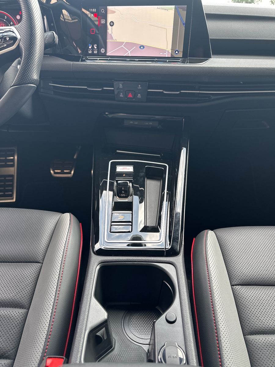 Fahrzeugabbildung Volkswagen Golf GTI 2.0 TSI DSG NAV+MATRIX+ACC+HUD+VCOCK+PP